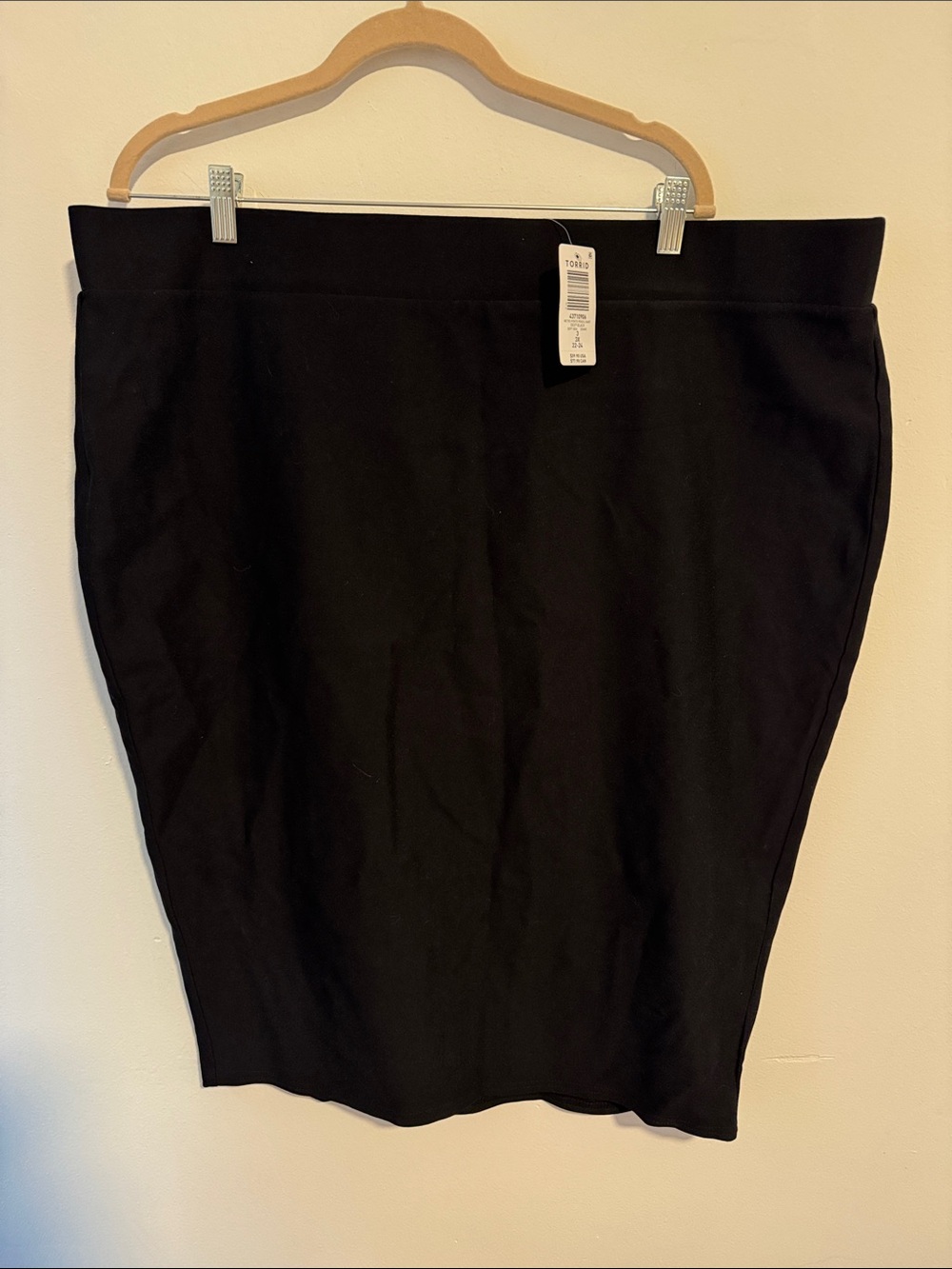 New with tags size 22 Classic Black Pencil Skirt - Women